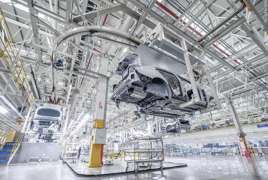 各类新型工厂大量涌现 中国迅速拥抱智能化浪潮