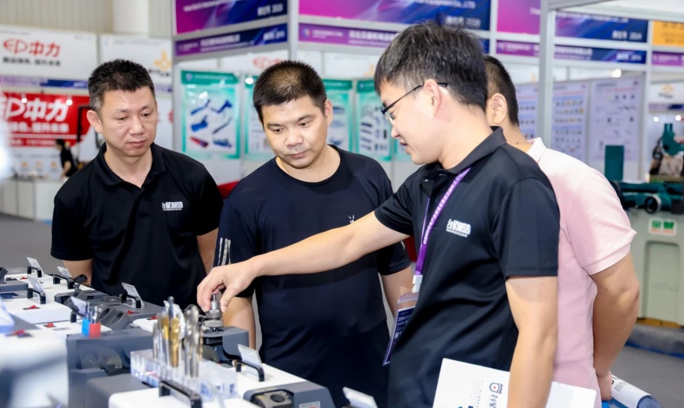 工业自动化指的是什么？探索工业自动化的深远影响与未来发展趋势